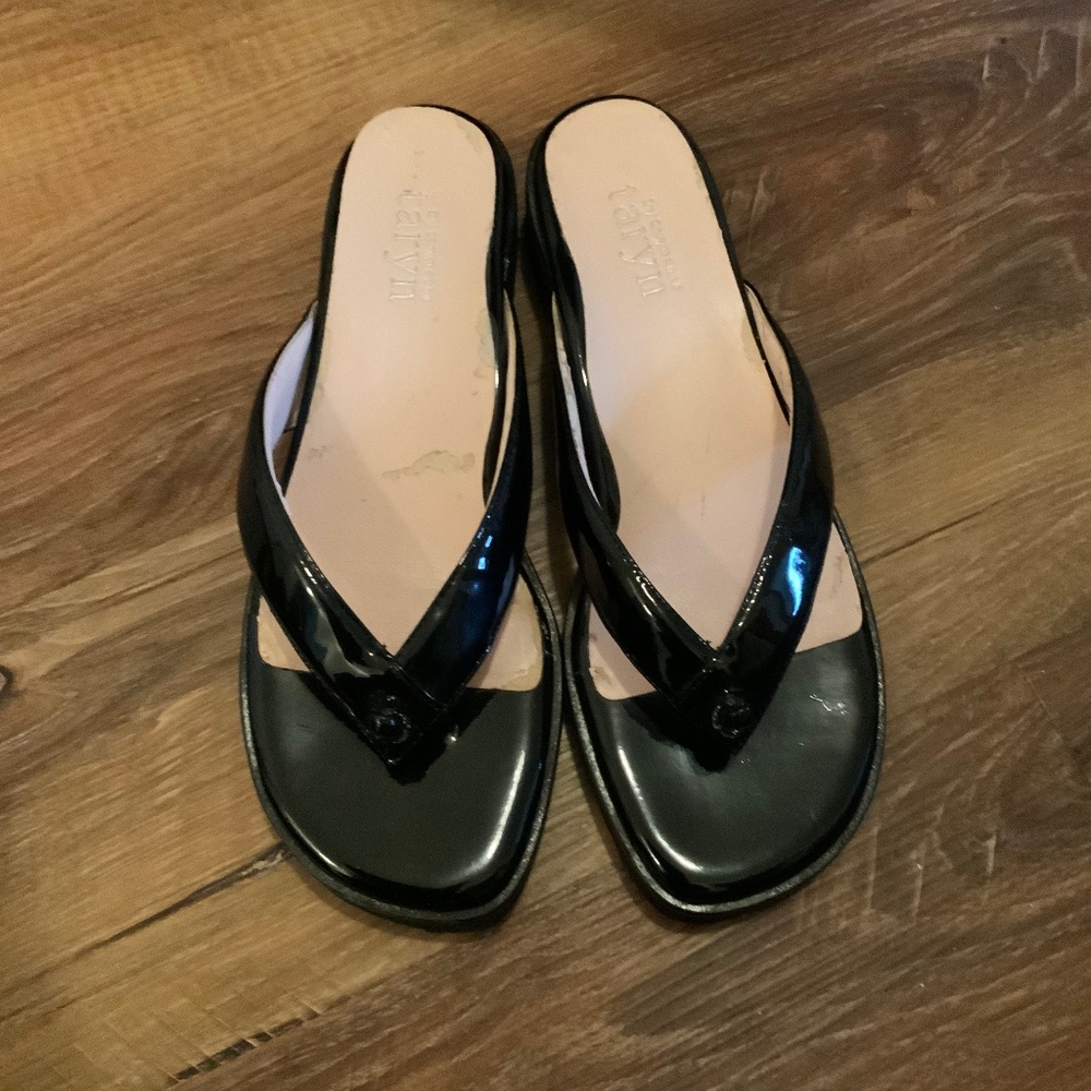 Women’s dressy black sandals
